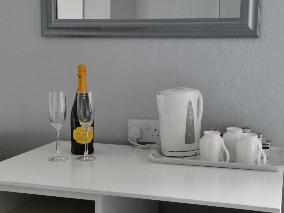 ランディドノー Anglesey House Bed & Breakfast エクステリア 写真