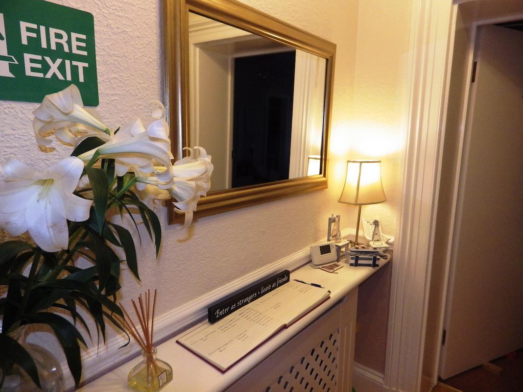 ランディドノー Anglesey House Bed & Breakfast エクステリア 写真