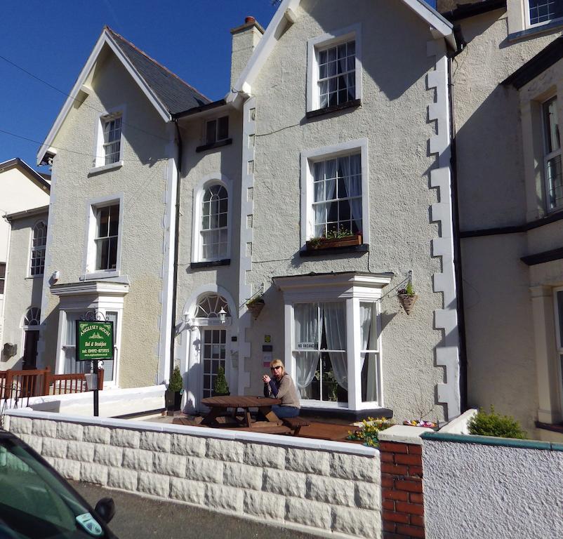 ランディドノー Anglesey House Bed & Breakfast エクステリア 写真