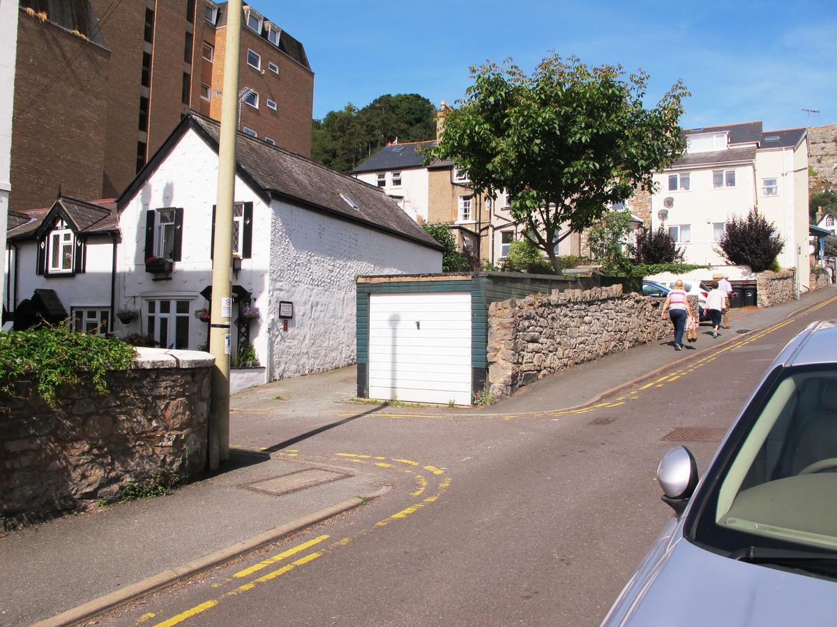 ランディドノー Anglesey House Bed & Breakfast エクステリア 写真